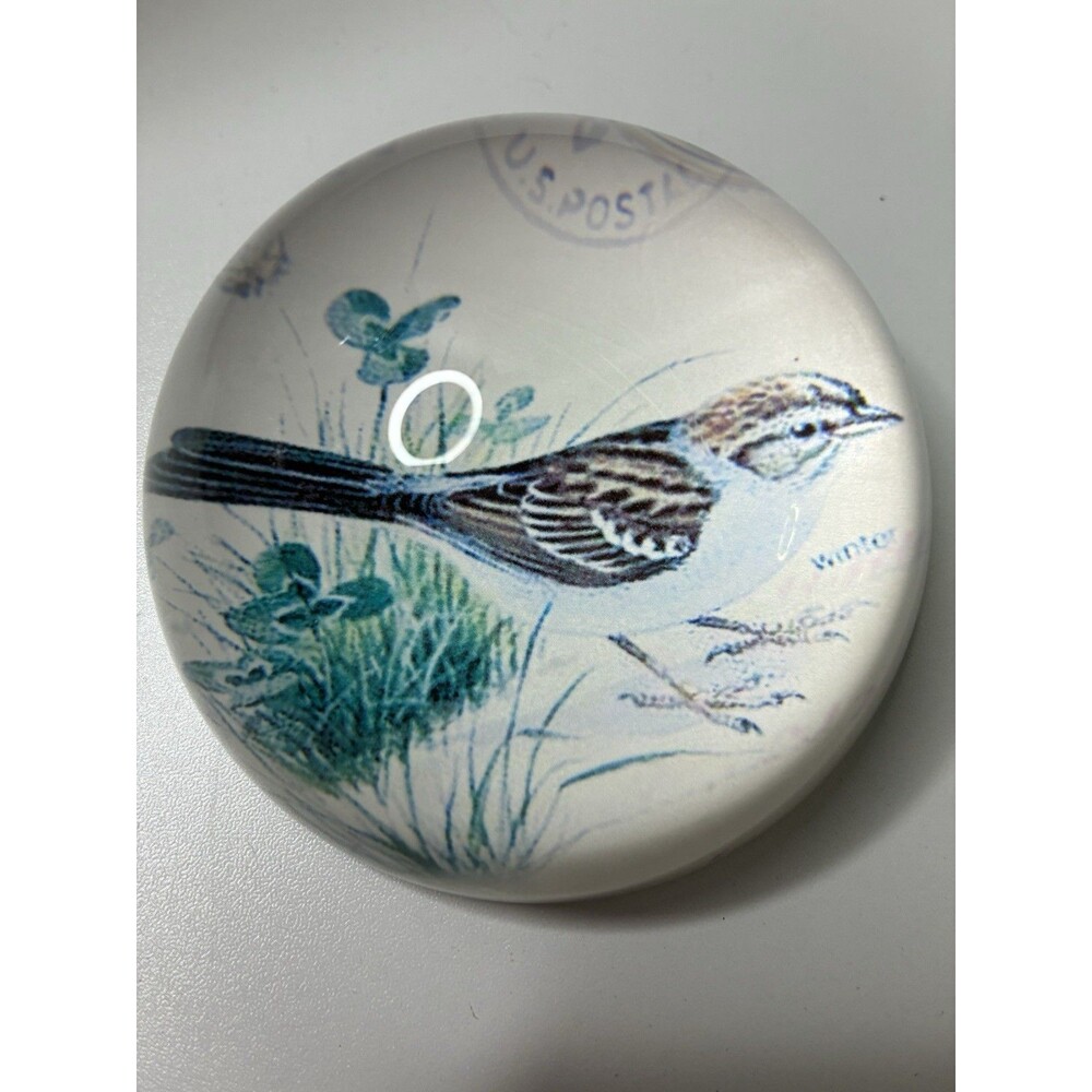 Winter Bird Paperweight, Multi-Color, Very Good Condition Beautiful